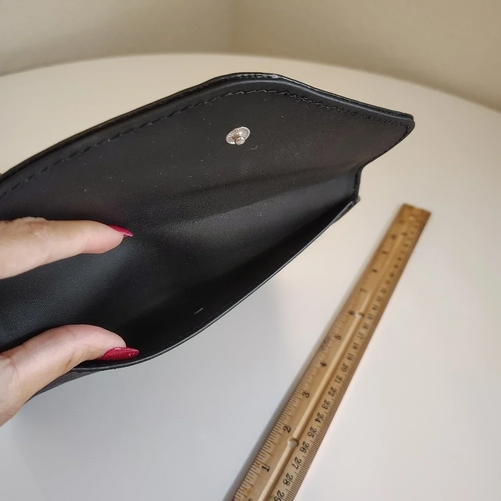 GUESS Elegant Black Clutch